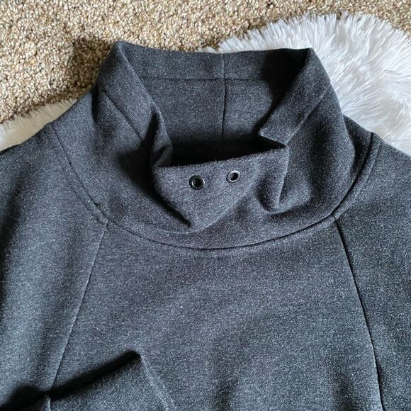 SHAPE Activewear Athletic Long Sleeve Sweatshirt Top Gray Size Large - Picture 2 of 8